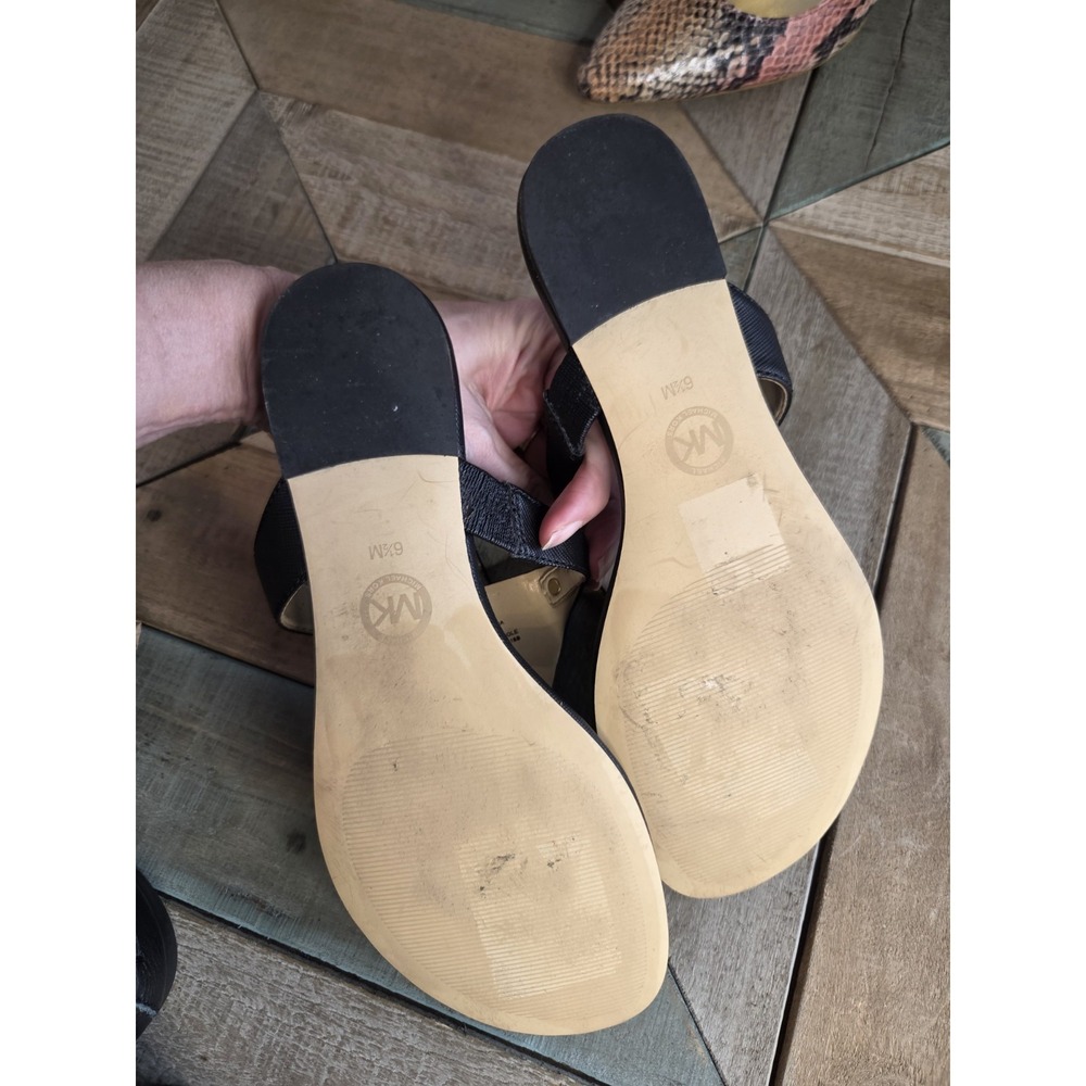 Michael Kors Women's Aubrey Charm Black‎ PVC Thong Sandal Black 6.5M - Picture 4 of 7